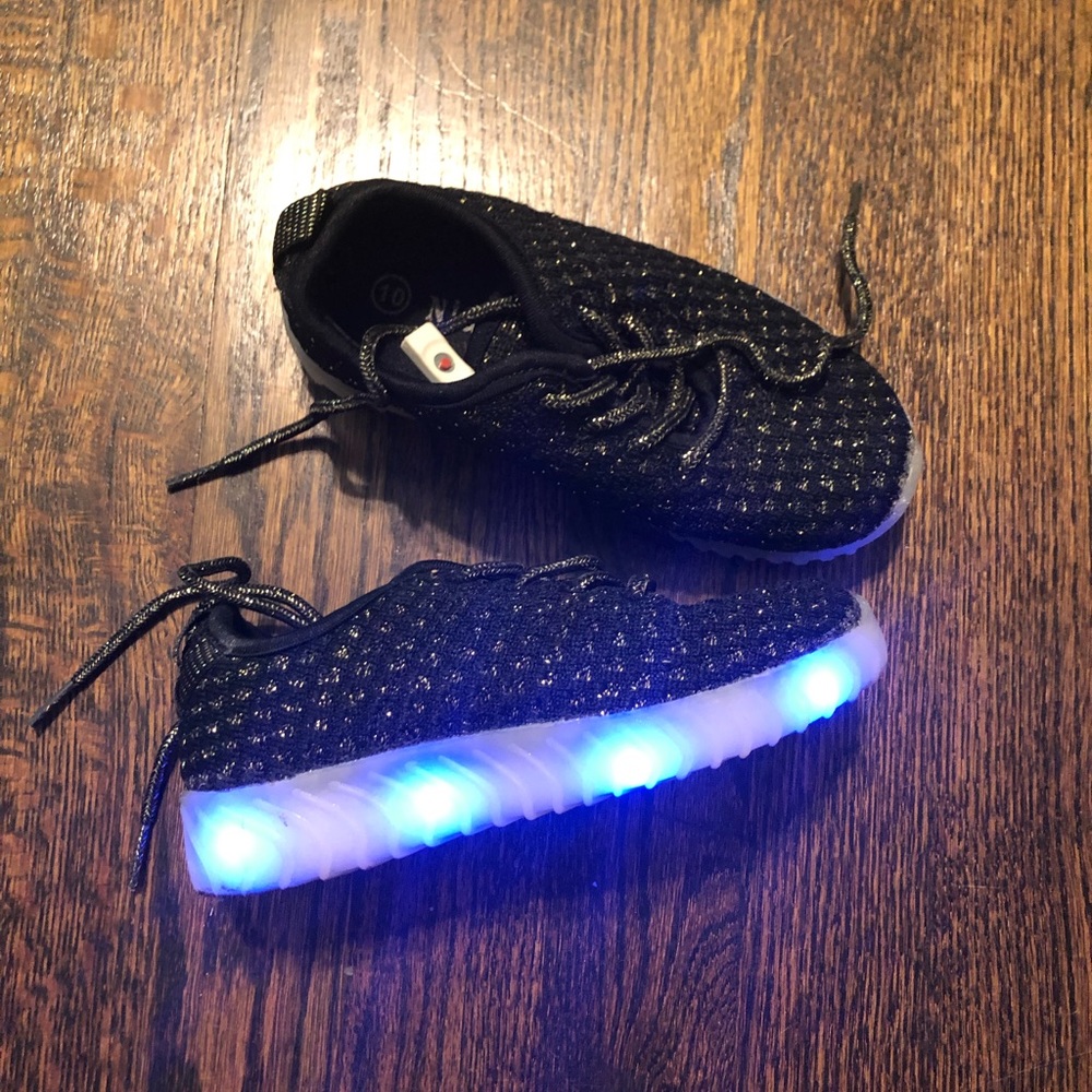 Toddler 10c light up sneakers